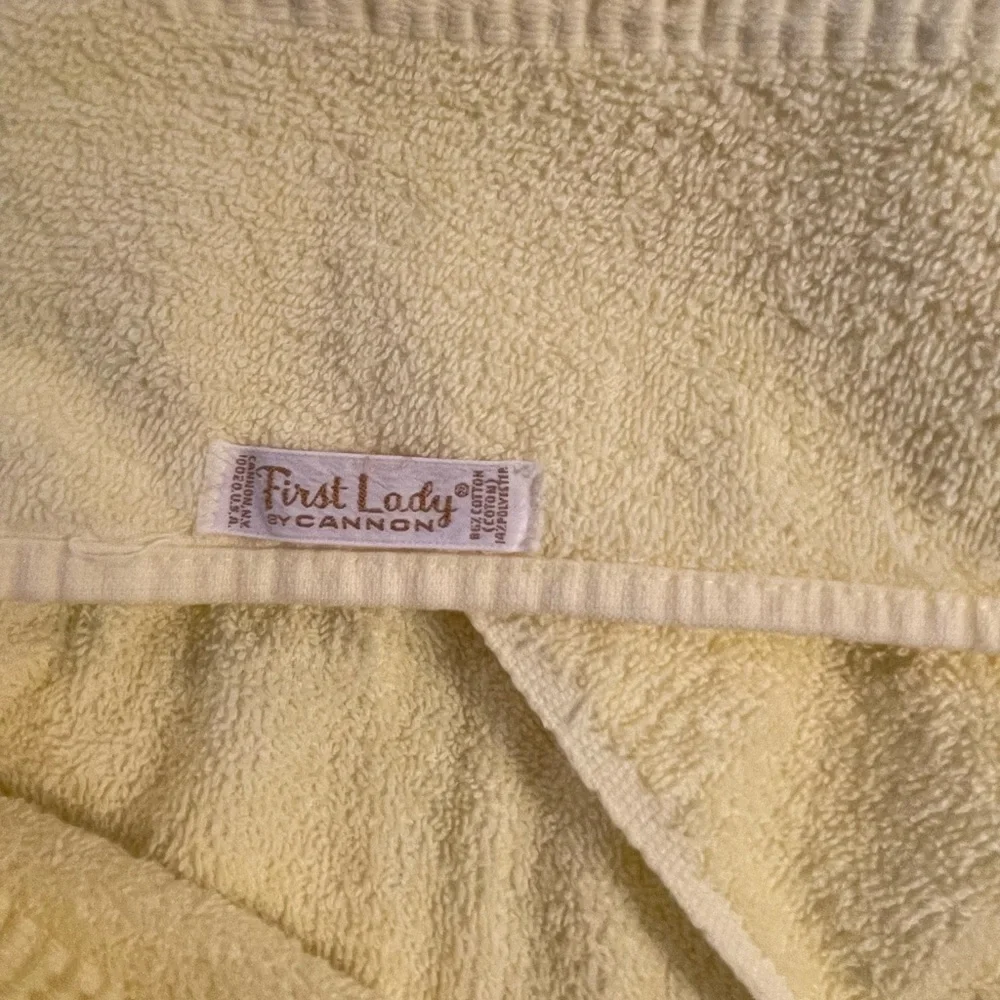 Vintage Cannon First Lady Customized Yellow Bath Towel w/Crochet Basket